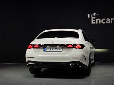 MERCEDES-BENZ E-CLASS - 4