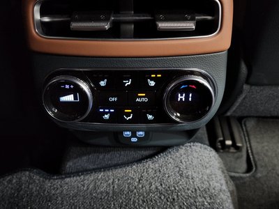2023 Genesis GV70 — миниатюра 19