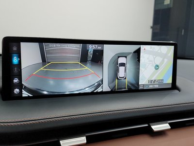 2023 Genesis GV70 — миниатюра 16