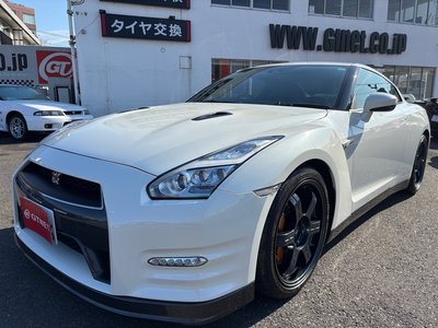 NISSAN GT-R - 2