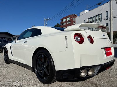 NISSAN GT-R - 8