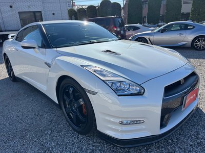 NISSAN GT-R - 6