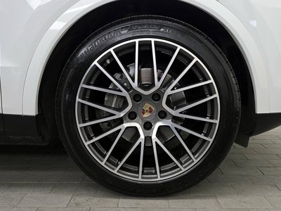 PORSCHE CAYENNE - 8