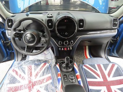 MINI COUNTRYMAN - 10