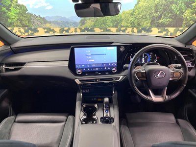 صورة 2 لـ 2023 Lexus RX
