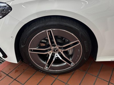 MERCEDES-BENZ E-CLASS - 5