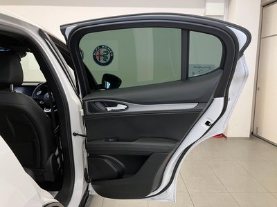 2025 ALFA Romeo STELVIO 缩略图 36