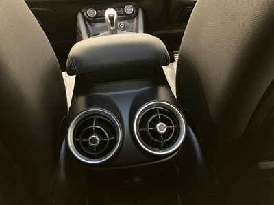 2025 ALFA Romeo STELVIO 缩略图 33