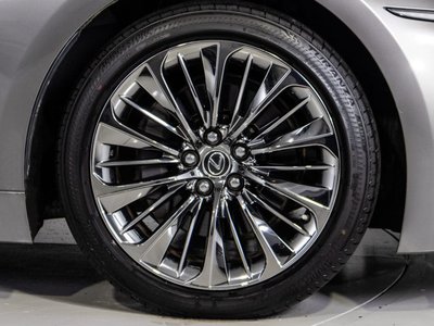 2019 LEXUS LS photo 7