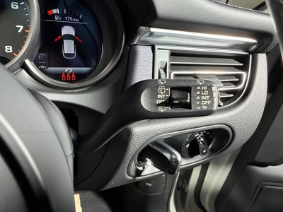2021 Porsche MACAN — миниатюра 29