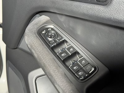 2021 Porsche MACAN — миниатюра 16