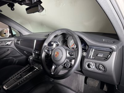 2021 Porsche MACAN — миниатюра 12