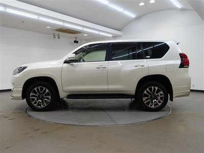 TOYOTA LAND CRUISER PRADO - 7