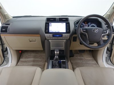 TOYOTA LAND CRUISER PRADO - 9