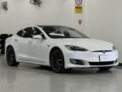 TESLA MODEL S - 9