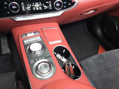 صورة 9 لـ 2021 Genesis GV70