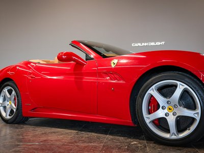 FERRARI CALIFORNIA - 9