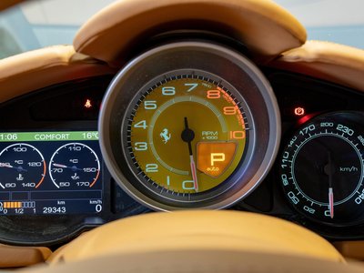 FERRARI CALIFORNIA - 6