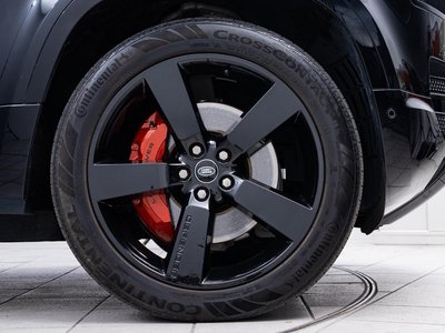 LAND ROVER DEFENDER - 3