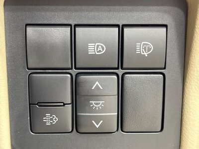 TOYOTA LAND CRUISER PRADO - 8