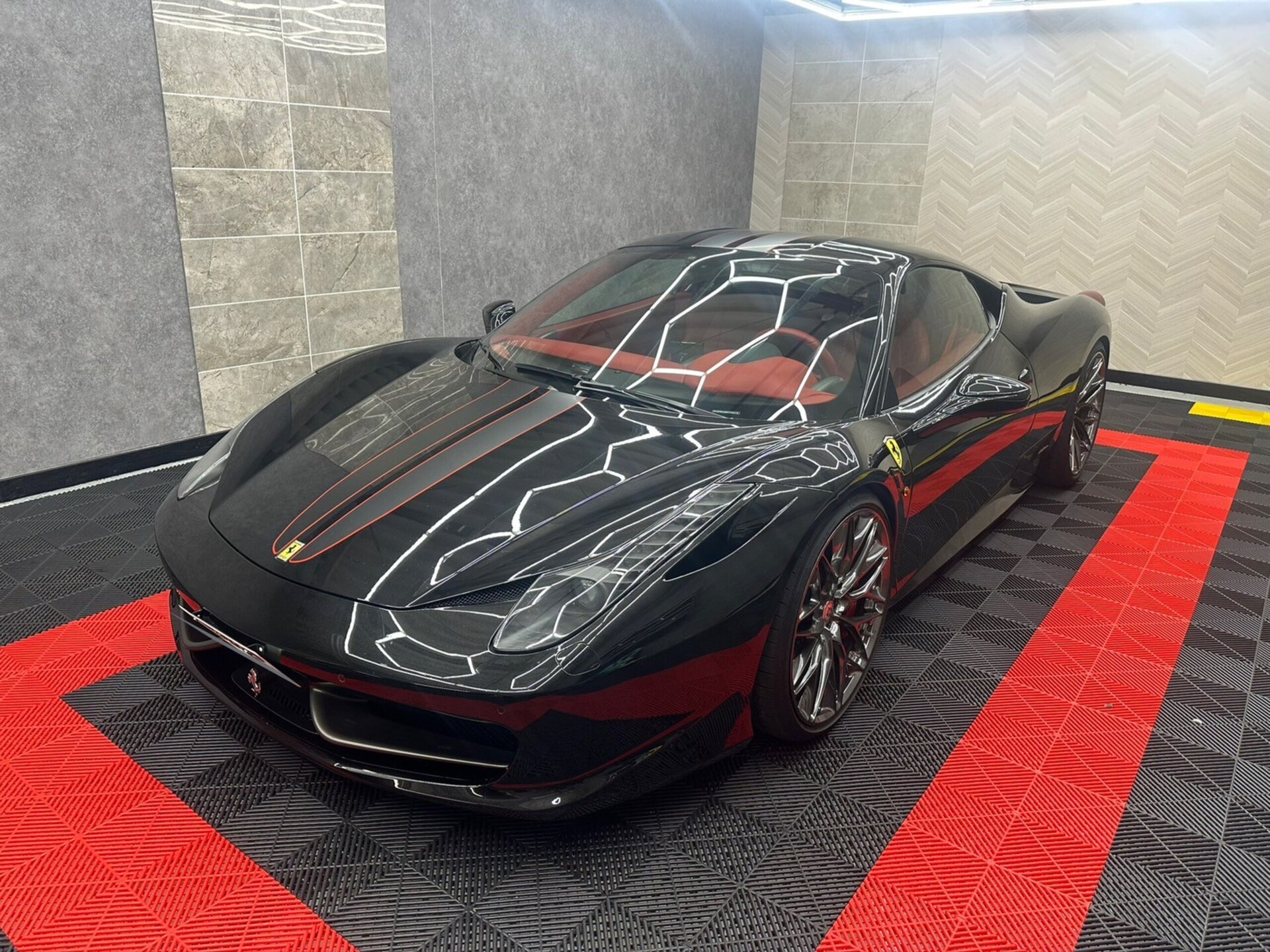 FERRARI 458 ITALIA - View 1