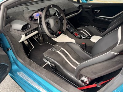 2024 Lamborghini HURACAN photo 5