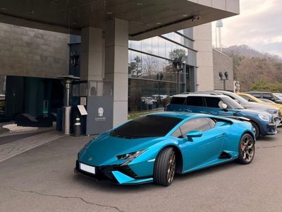 2024 Lamborghini HURACAN photo 9