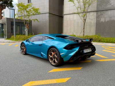 2024 Lamborghini HURACAN photo 4