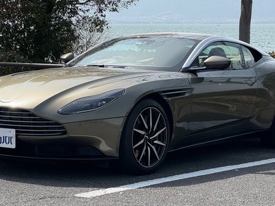 ASTON MARTIN DB11 - 1