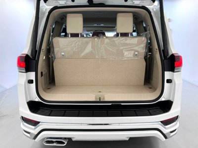 TOYOTA LAND CRUISER 300 - 7