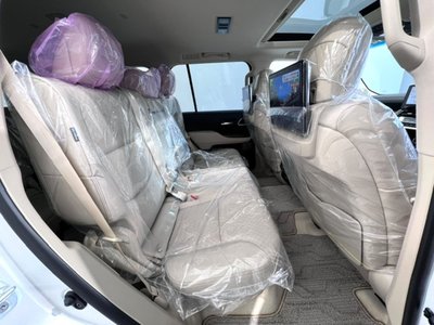 TOYOTA LAND CRUISER 300 - 5