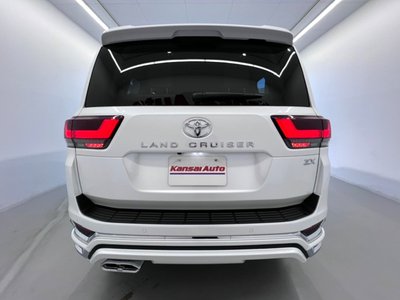 TOYOTA LAND CRUISER 300 - 3