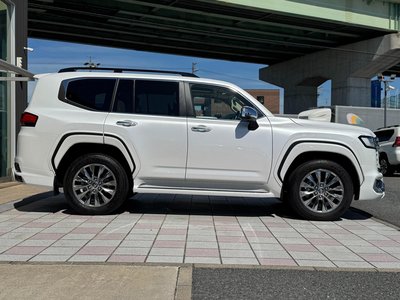 TOYOTA LAND CRUISER 300 - 6