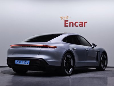 PORSCHE TAYCAN - 2