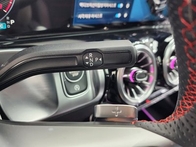 MERCEDES-BENZ GLB - 9