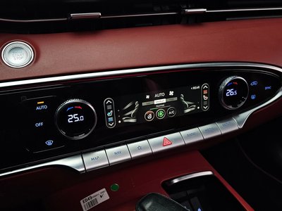 2022 Genesis GV70 — миниатюра 15