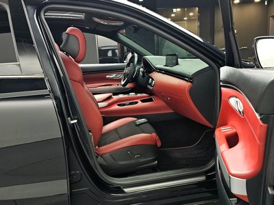 2022 Genesis GV70 — миниатюра 11
