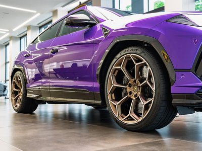 LAMBORGHINI URUS - 9