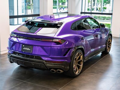LAMBORGHINI URUS - 8