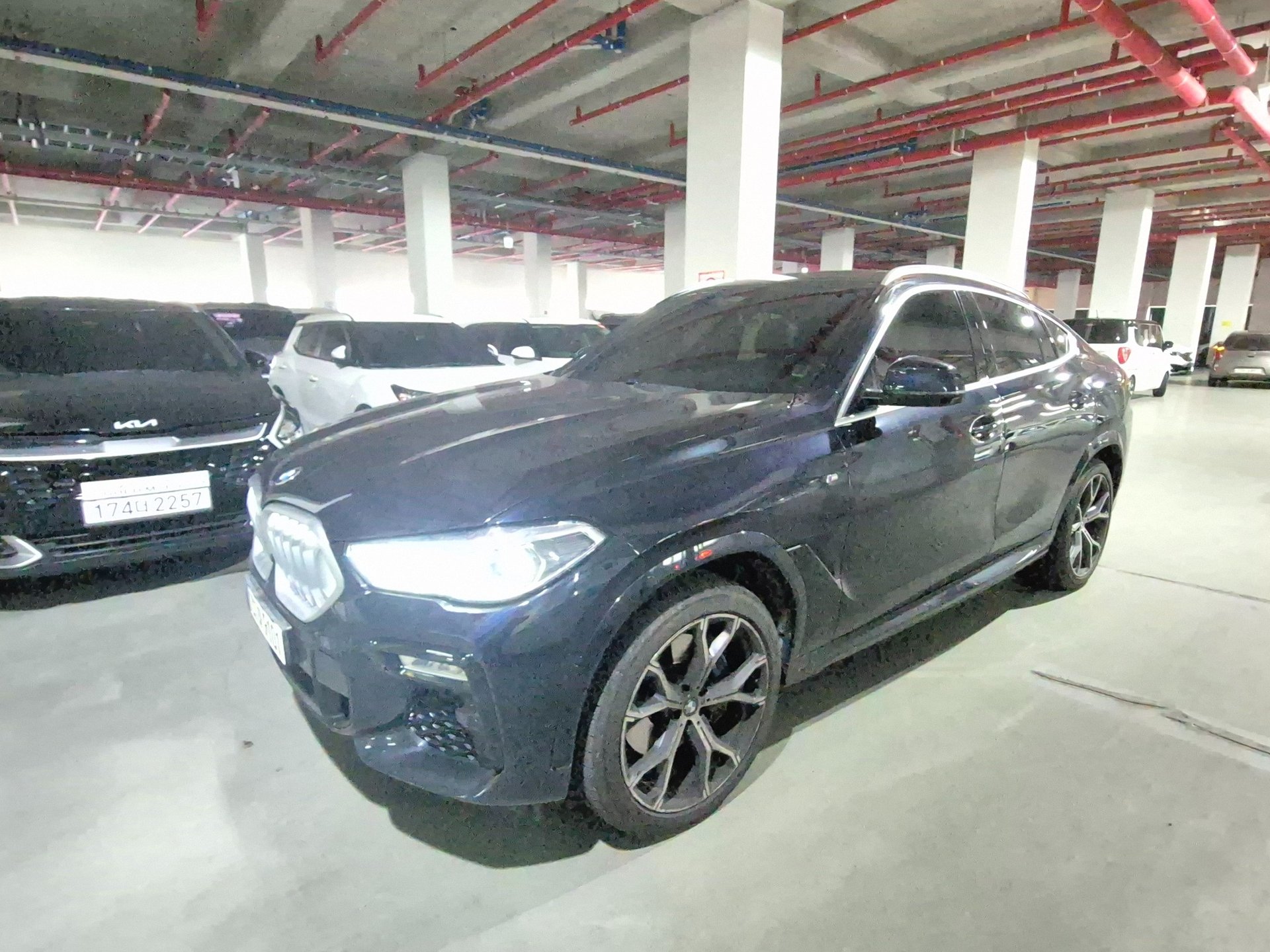 BMW X6 - View 1