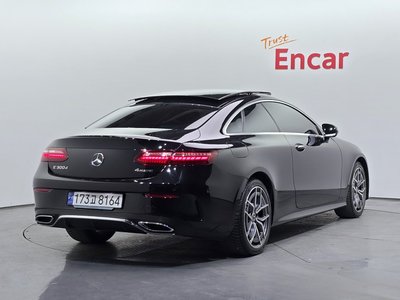 MERCEDES-BENZ E-CLASS - 4