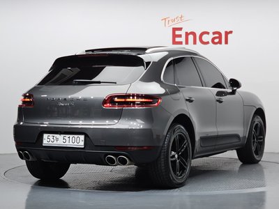 PORSCHE MACAN - 3