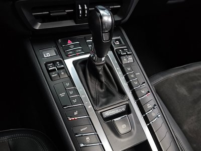 PORSCHE MACAN - 9