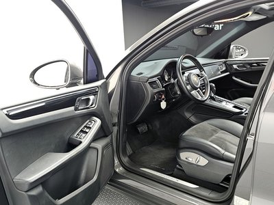 PORSCHE MACAN - 10