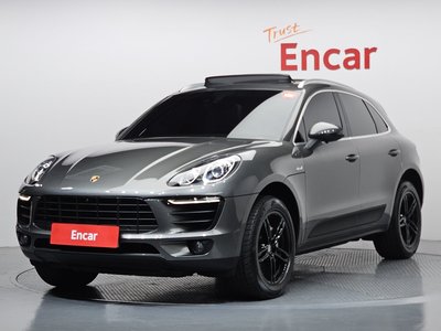 PORSCHE MACAN - 1
