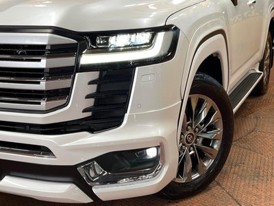 2022 Toyota LAND CRUISER 300 — миниатюра 12