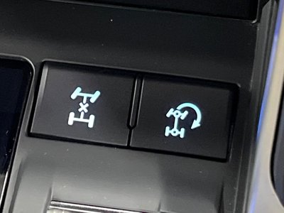 2022 Toyota LAND CRUISER 300 — миниатюра 38