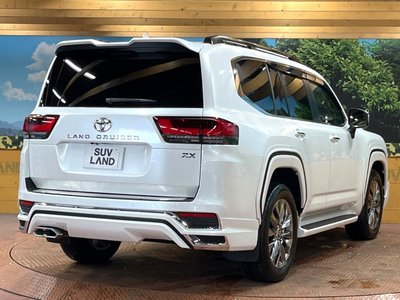 2022 Toyota LAND CRUISER 300 — миниатюра 17