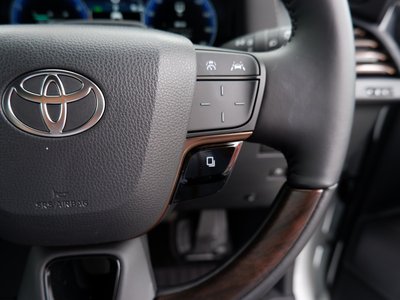 2025 Toyota ALPHARD thumbnail 36