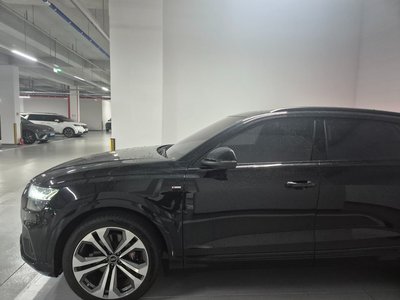 AUDI Q8 - 6